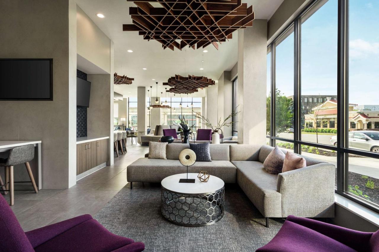 Home2 Suites By Hilton Minneapolis University Area Экстерьер фото