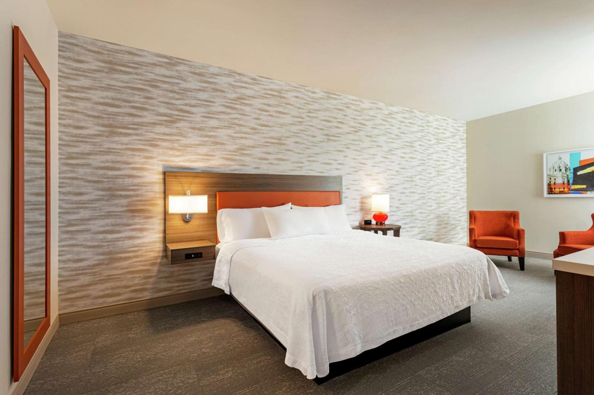 Home2 Suites By Hilton Minneapolis University Area Экстерьер фото