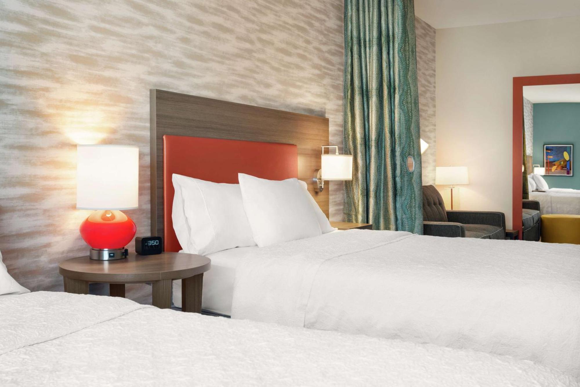 Home2 Suites By Hilton Minneapolis University Area Экстерьер фото