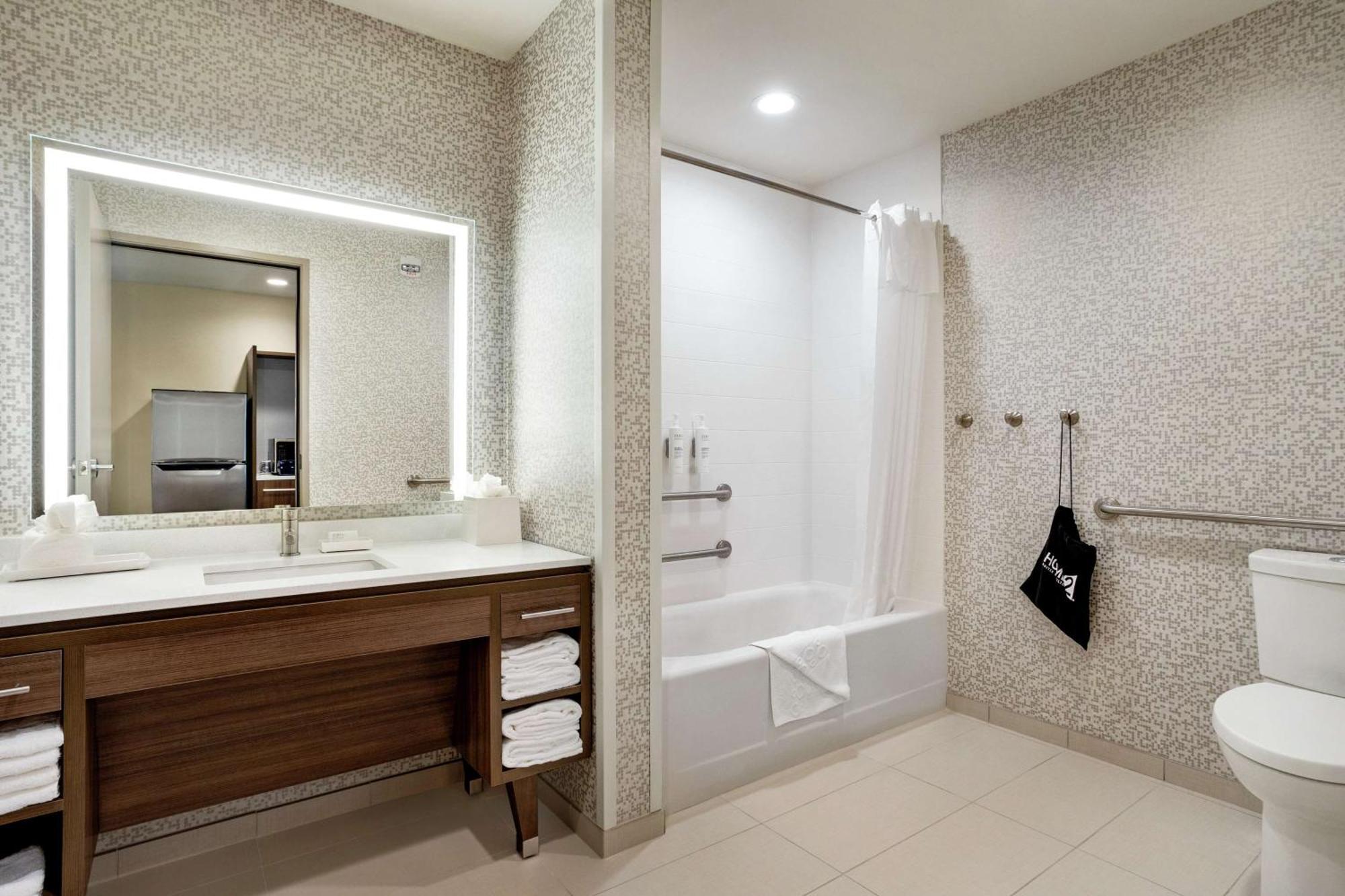 Home2 Suites By Hilton Minneapolis University Area Экстерьер фото