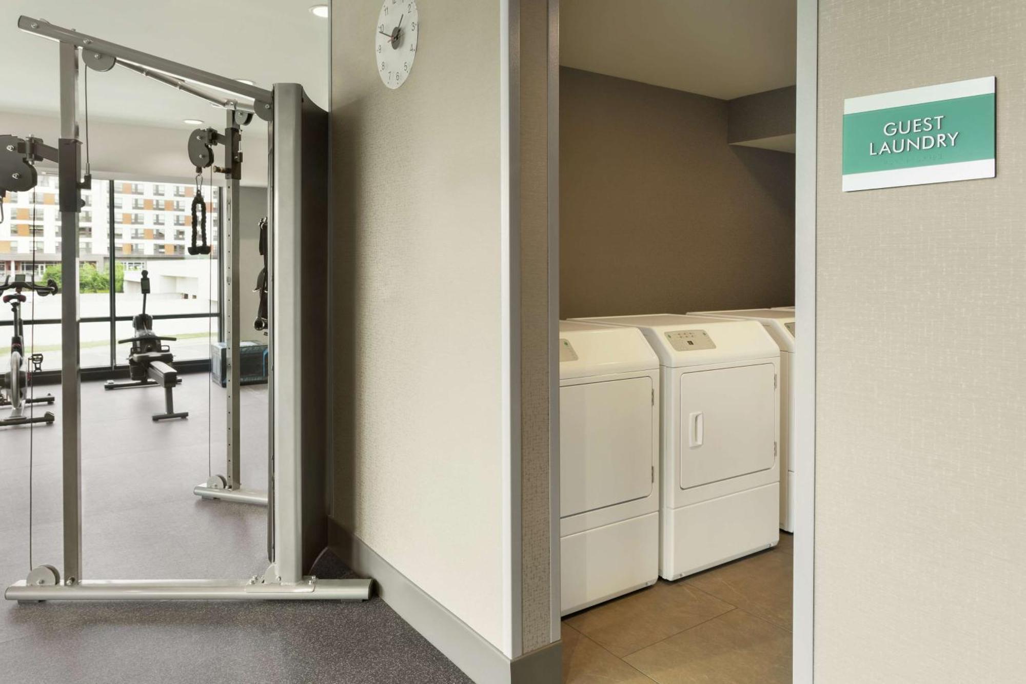 Home2 Suites By Hilton Minneapolis University Area Экстерьер фото