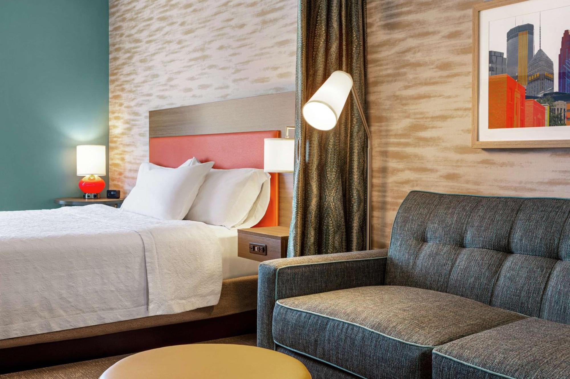 Home2 Suites By Hilton Minneapolis University Area Экстерьер фото